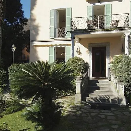 Villas Βίλα Lenno