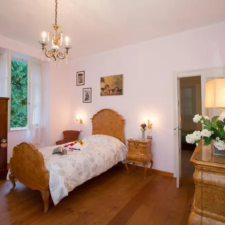 Villas Βίλα Lenno